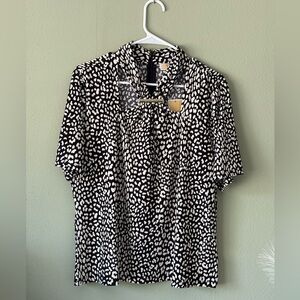 Michael Kors NWT Black and White ladies BLOUSE XL SIZE